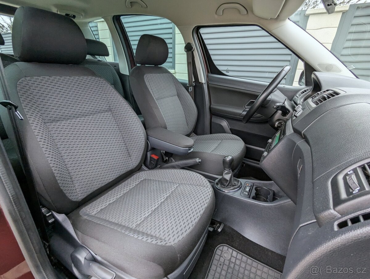 Škoda Roomster 1.2TSi, 2015, výhřev sedadel, tažné, nová TK - 12