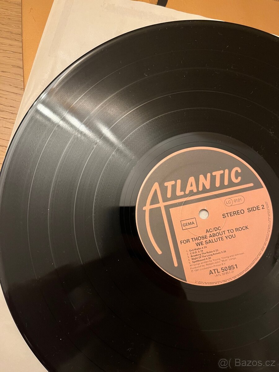 AC/DC – For Those About To Rock We Salute You - 12