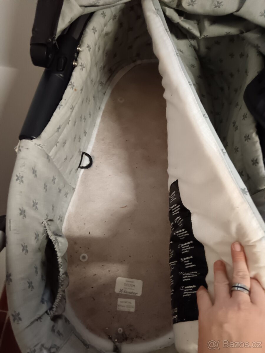 Zachovalý kočárek - 12