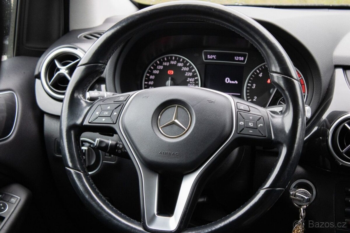 Mercedes-Benz B 180 - 12