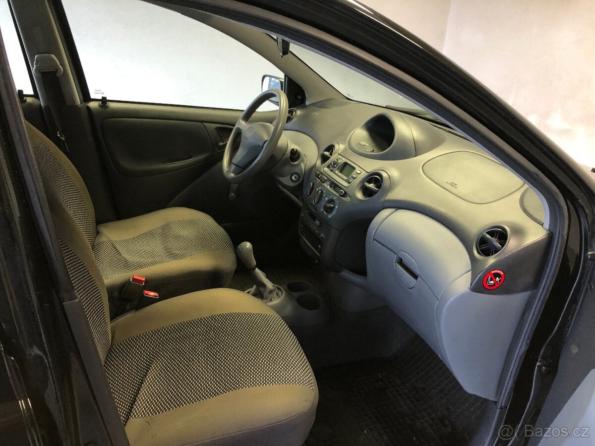 TOYOTA YARIS 1.0 VVT-i - 12