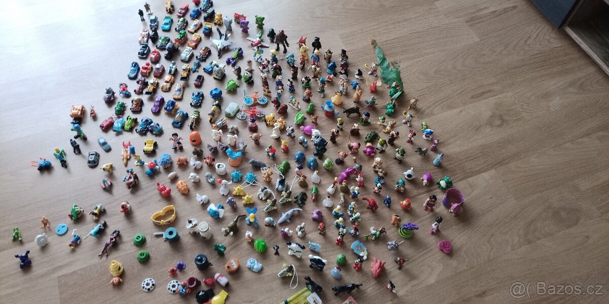 Kinder vajíčka hračky - 12