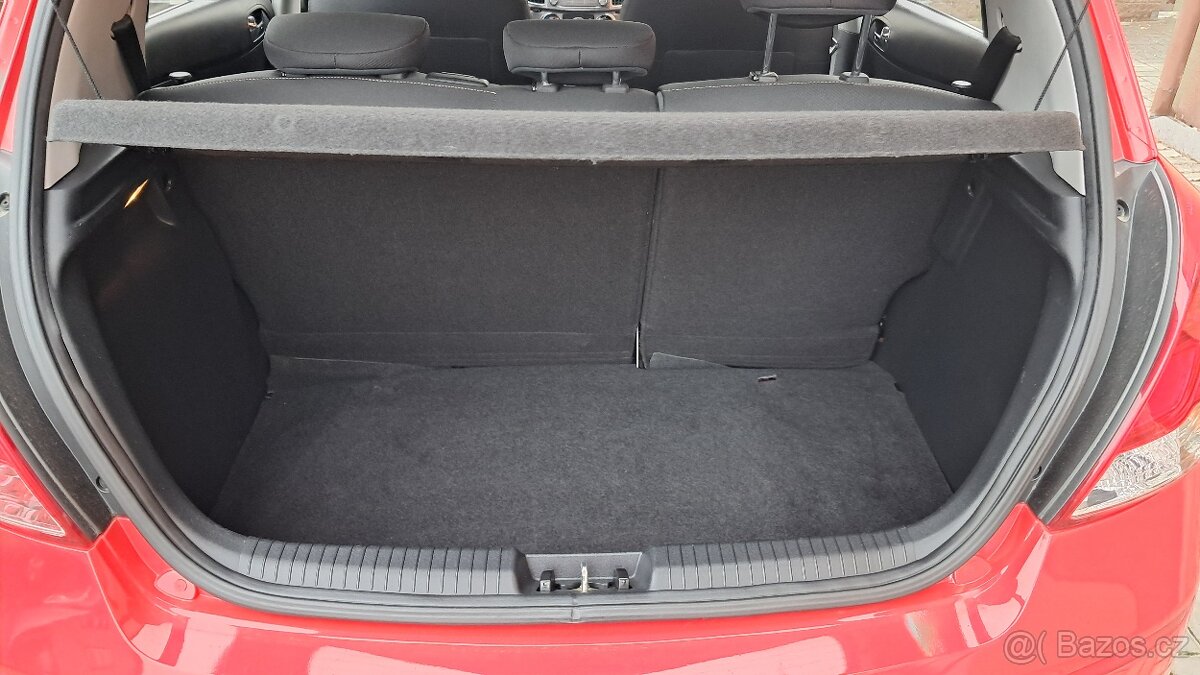 Hyundai i20, 1.2i / 62KW 1.MAJITEL ČR - 12