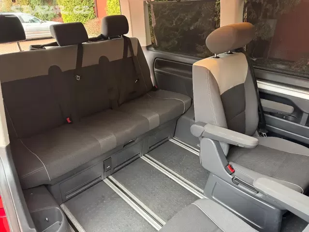 VW Multivan T5 2.0TDI 103kW,tažné,webasto,serviska - 12