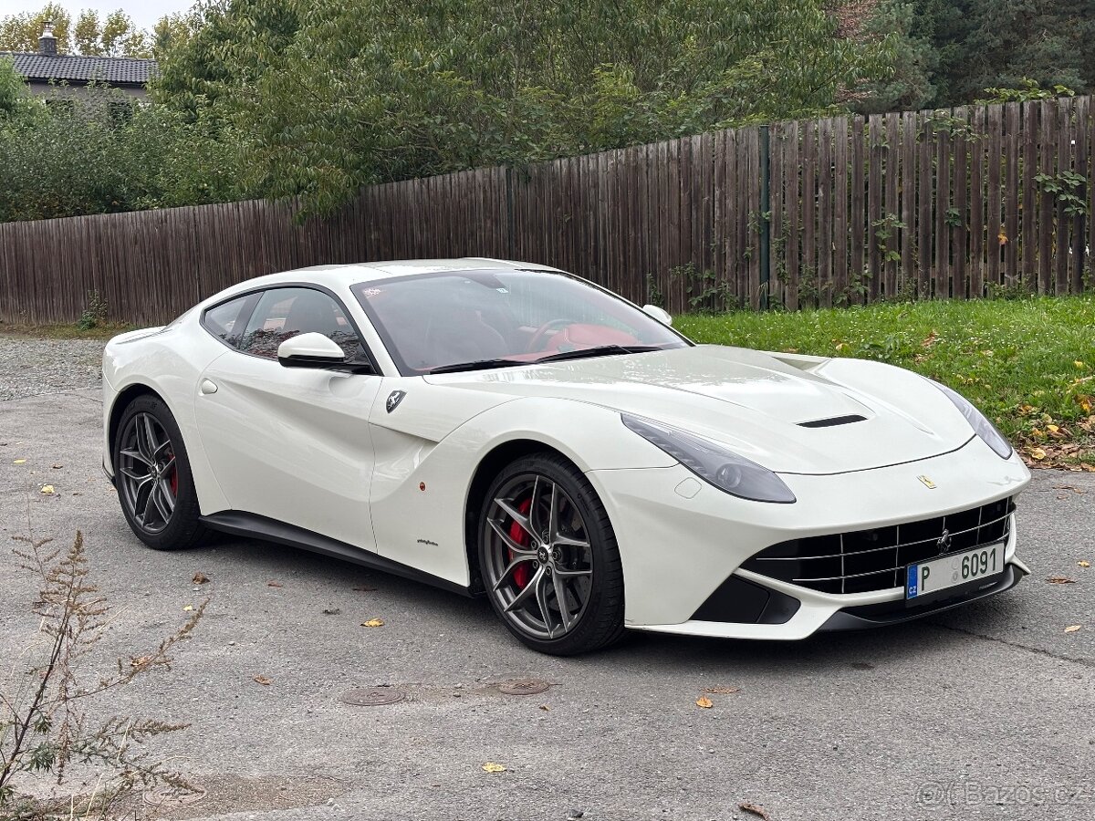 Ferrari F12 Berlinetta - 12