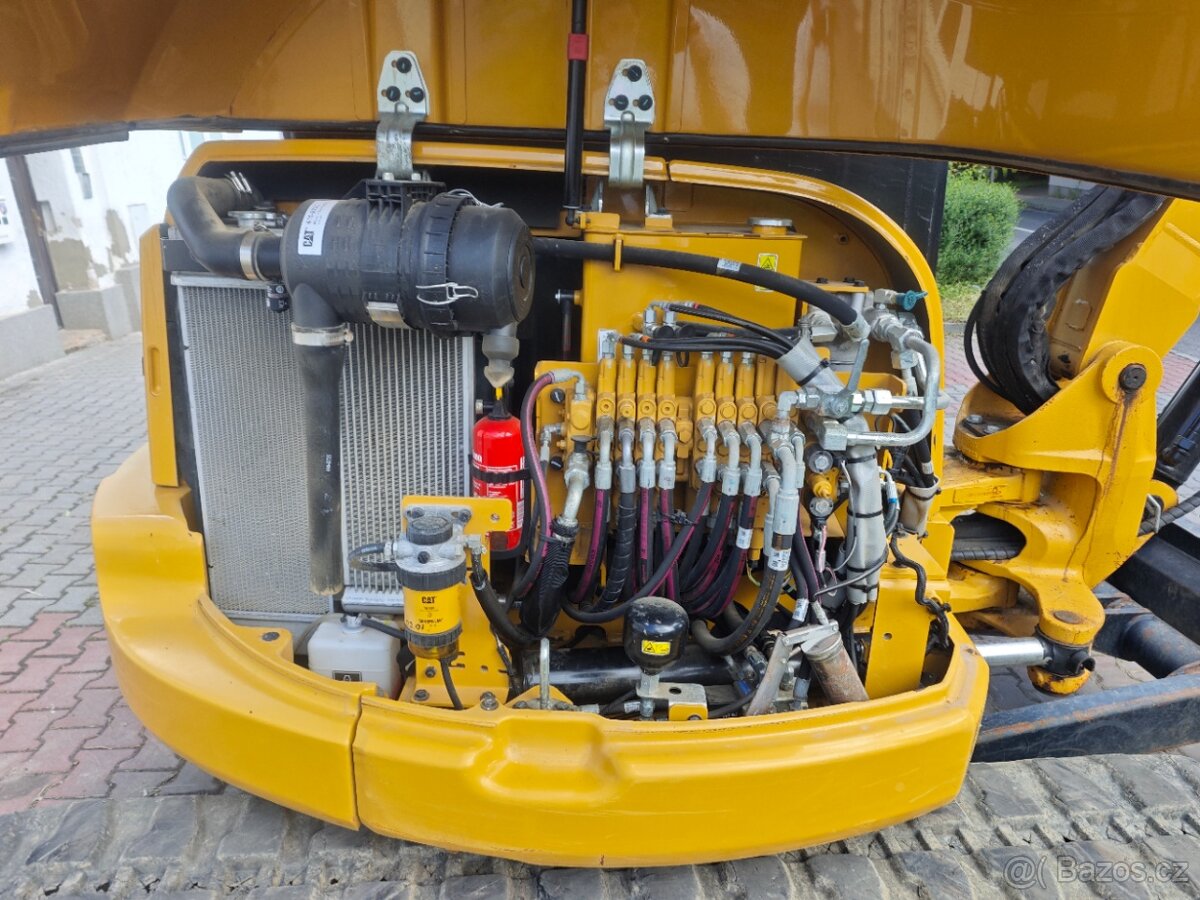 Pásový bagr Caterpillar CAT 305E2, r.v. 2019 - 12