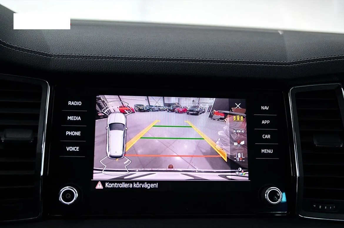 Škoda Kodiaq 2.0 TDI 140kW 4x4 7 míst rok 2022 - 12