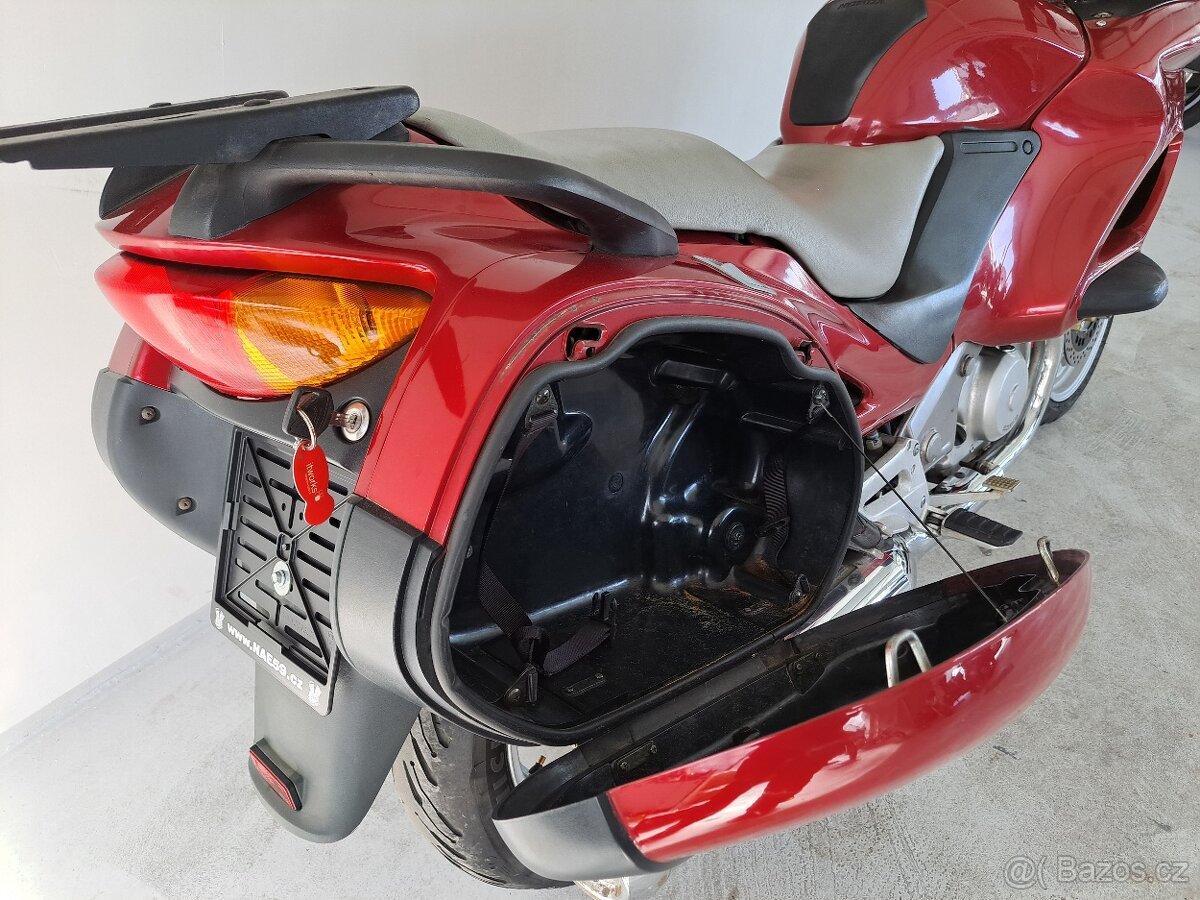 Honda NTV 650 Deauville - 12