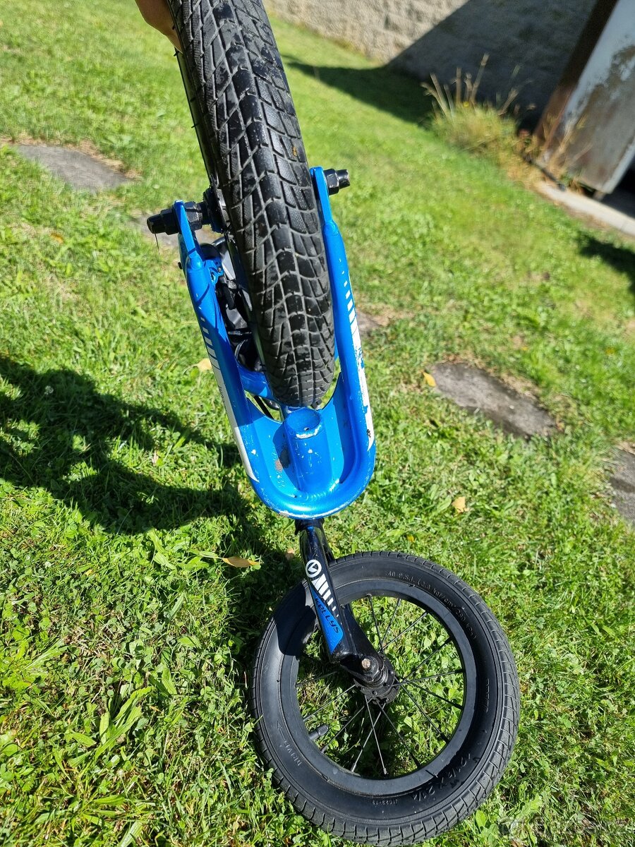 Kellys odrážedlo - 12