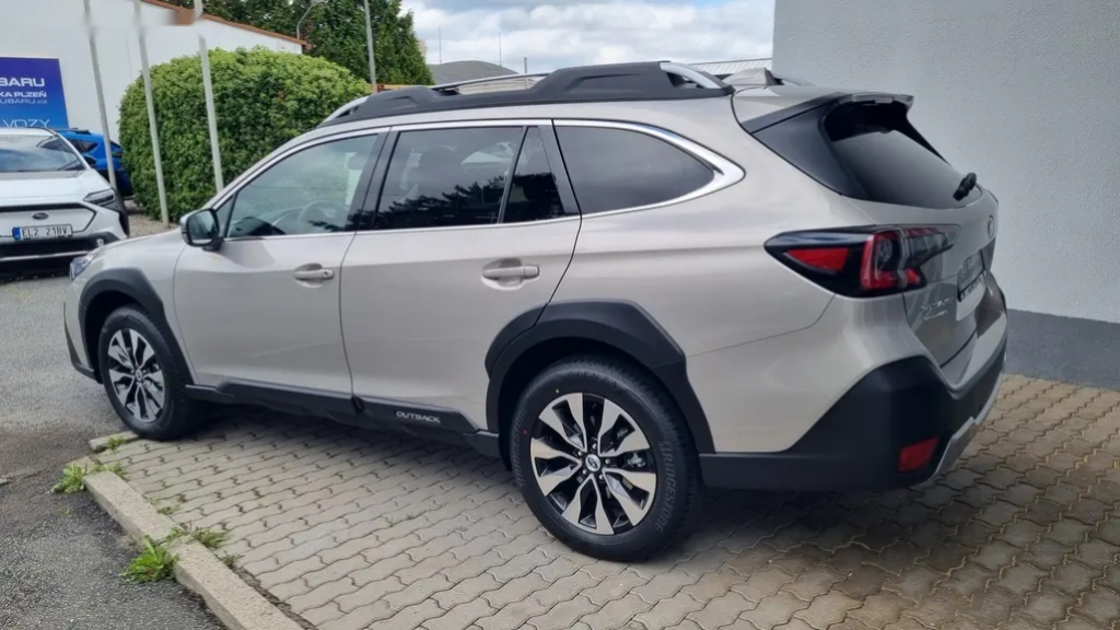 Subaru Outback, 2,5CVT Touring + Harman K. - 12