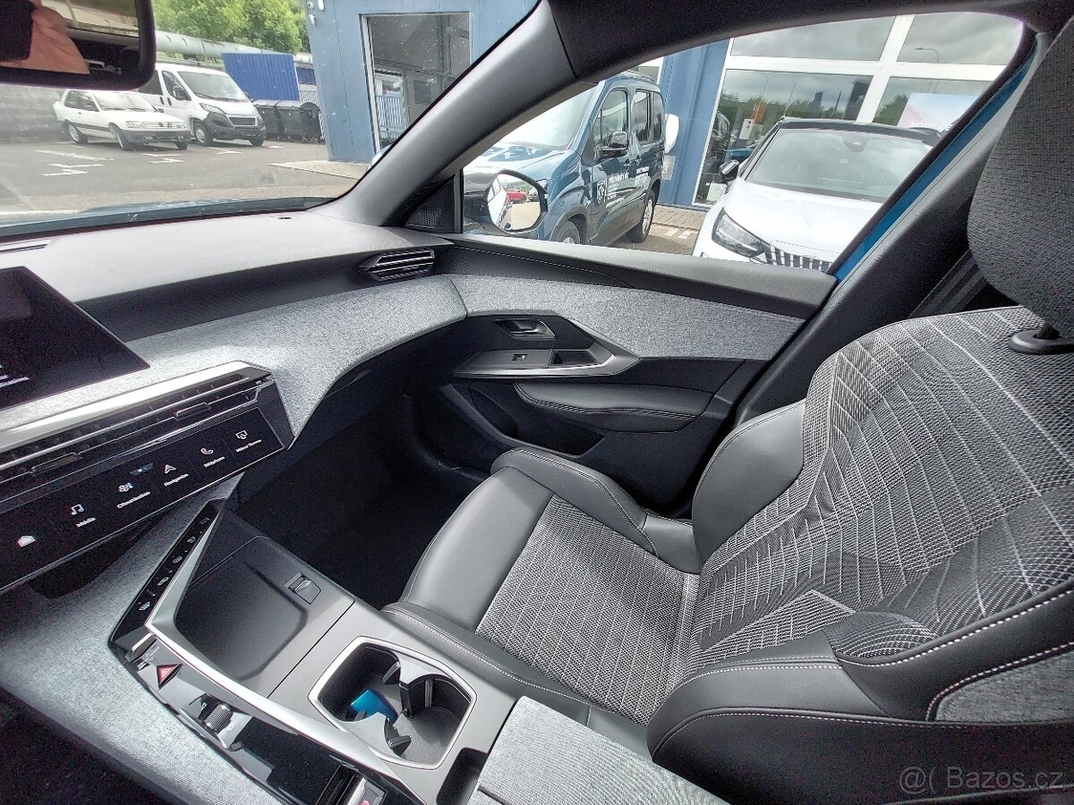 Peugeot 3008 Hybrid e-DCS 145 ALLURE - 12