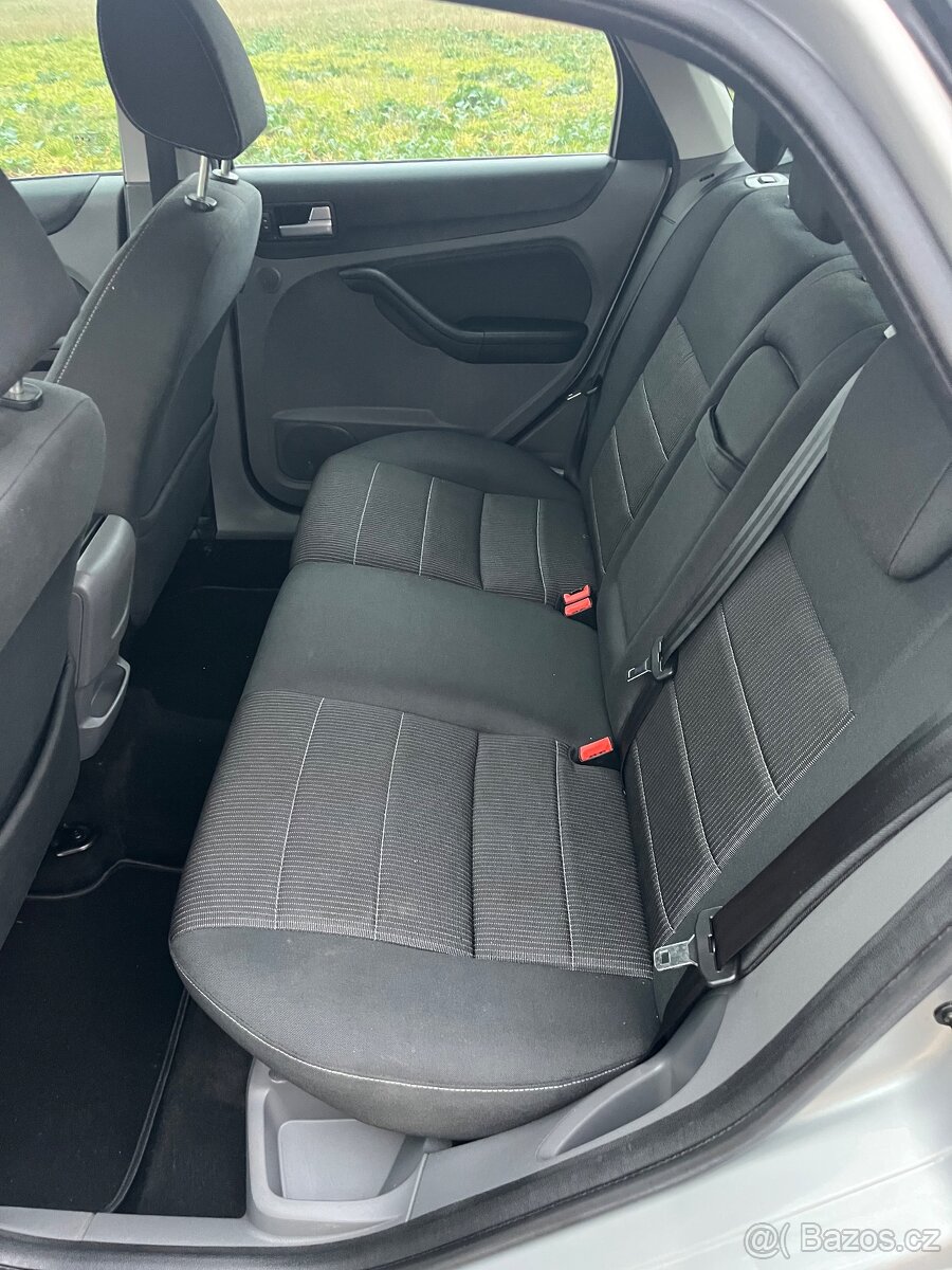 Ford Focus-Titanium 1.6i 74kw rok 2010, najeto 120tis - 12