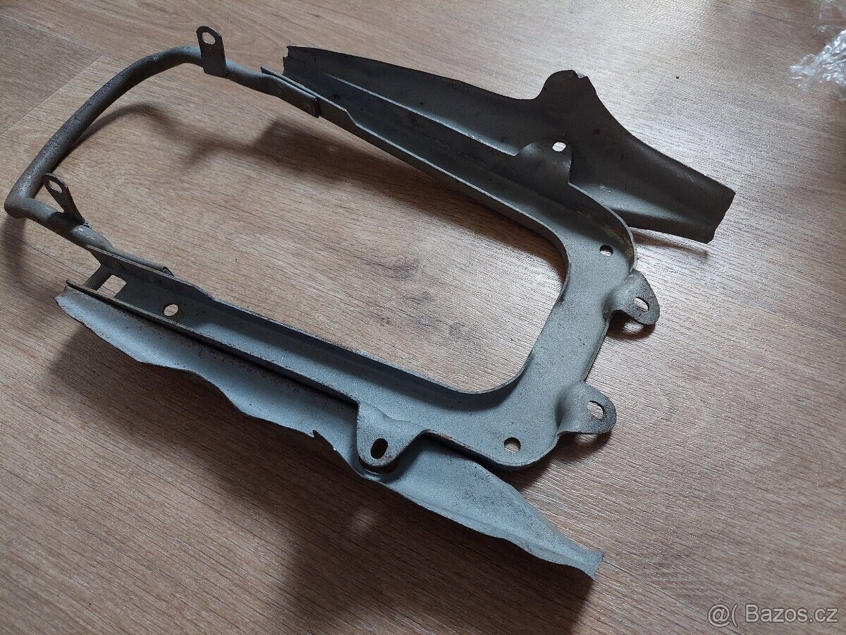 Jawa kyvacka - podsedlovy ramecek s madlem - 12