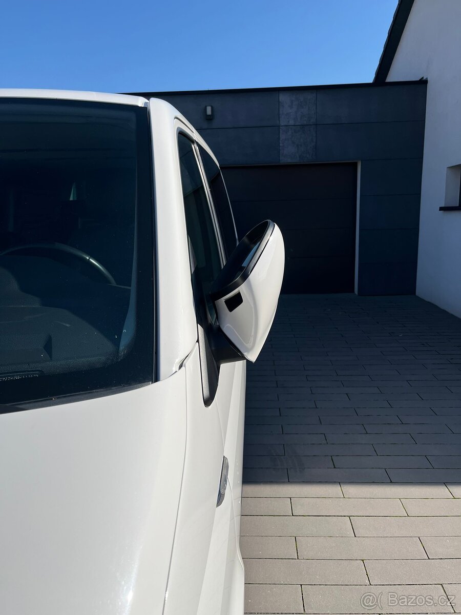 VW Multivan T6 generation six - 12