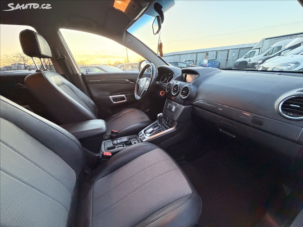 Opel Antara 2.2Dti Automat, tažné, Nová Stk - 12