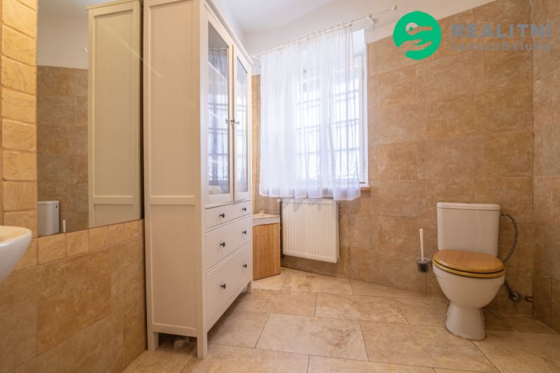 Roubenka s duší v centru města Vimperk - 12