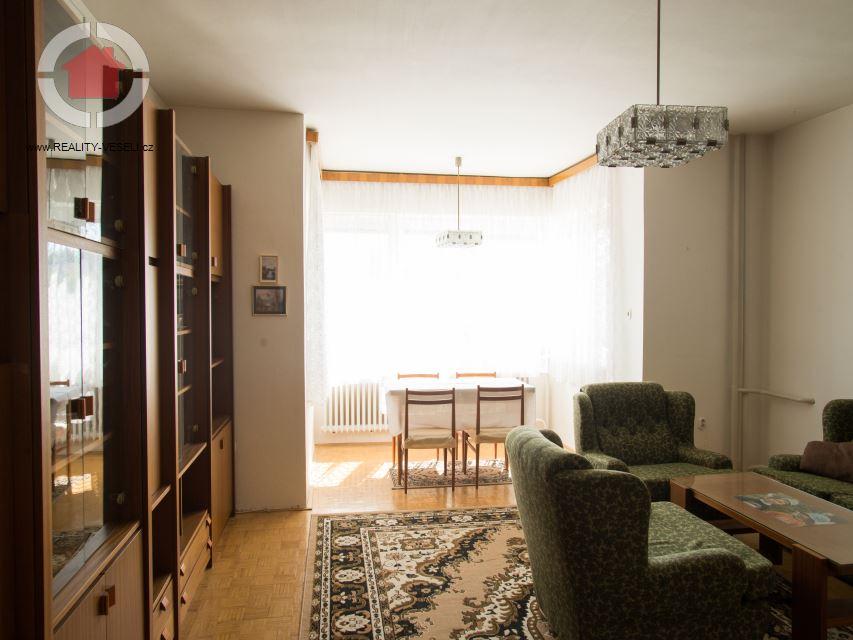 Prodej rodinné vily 7+2 ve Veselí nad Moravou, 250 m2 - 12