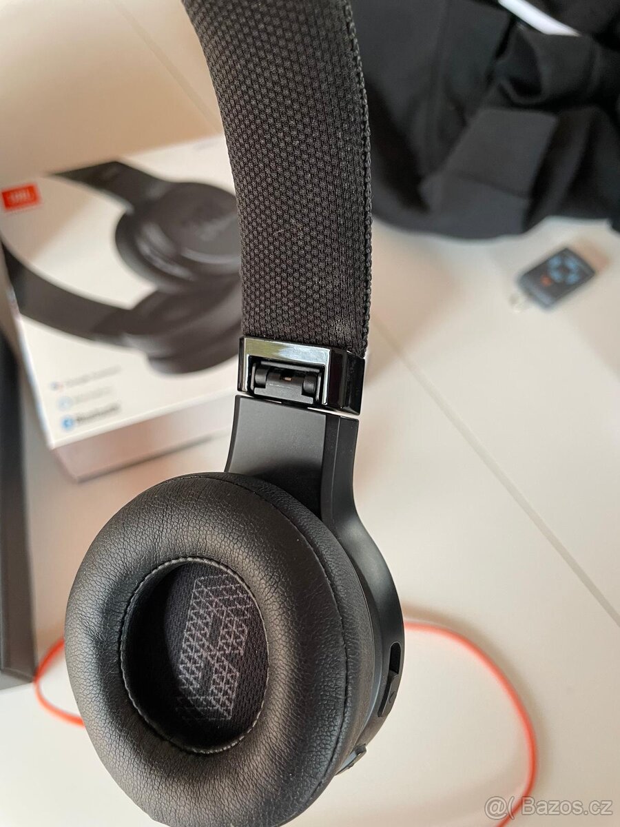 JBL Live 400BT - 12