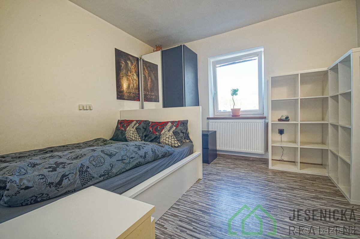 Prodej rodinného domu s obchodním prostorem ve městě Žulová - 12