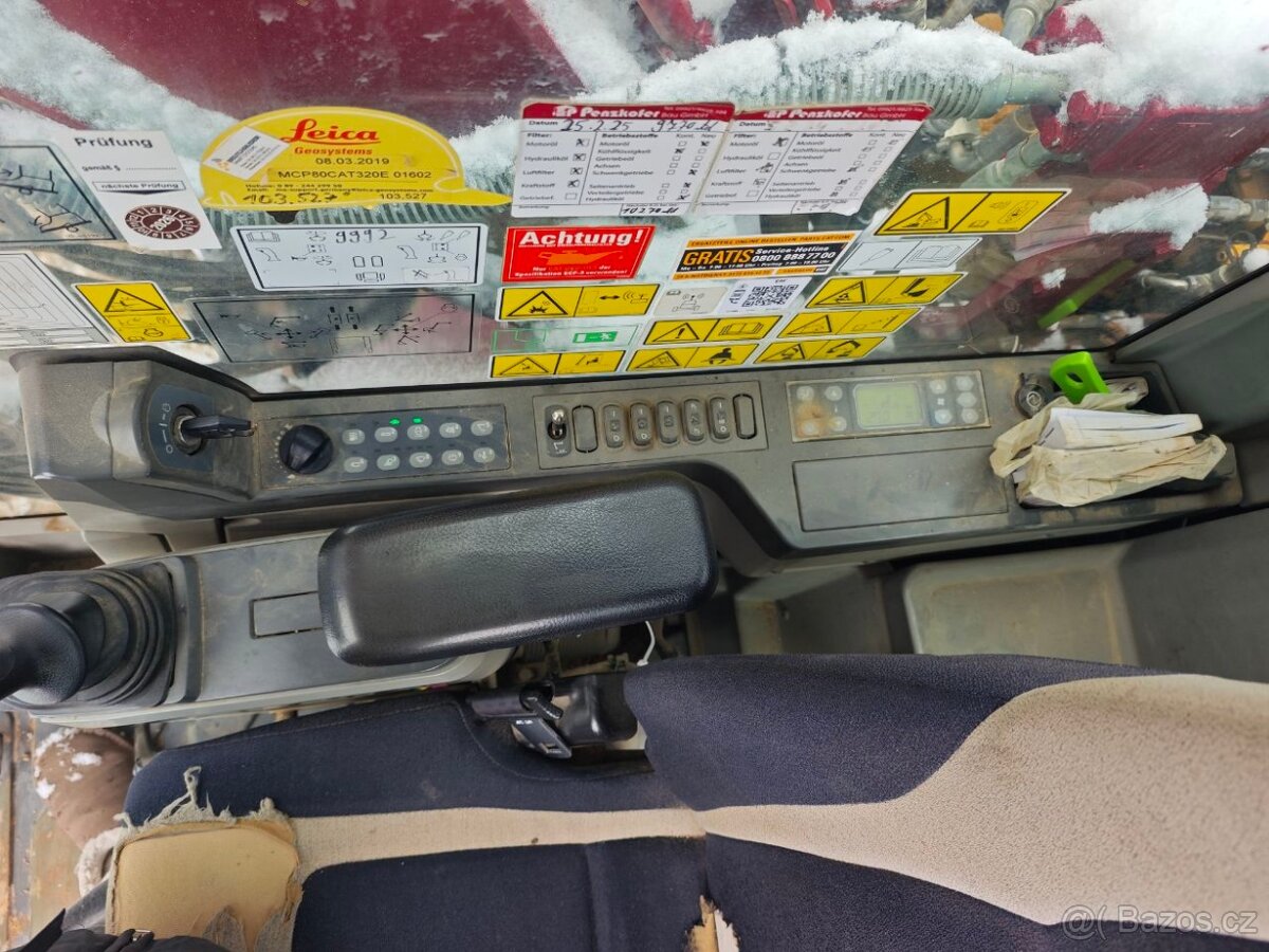 Pásový bagr Caterpillar CAT 320EL - 12