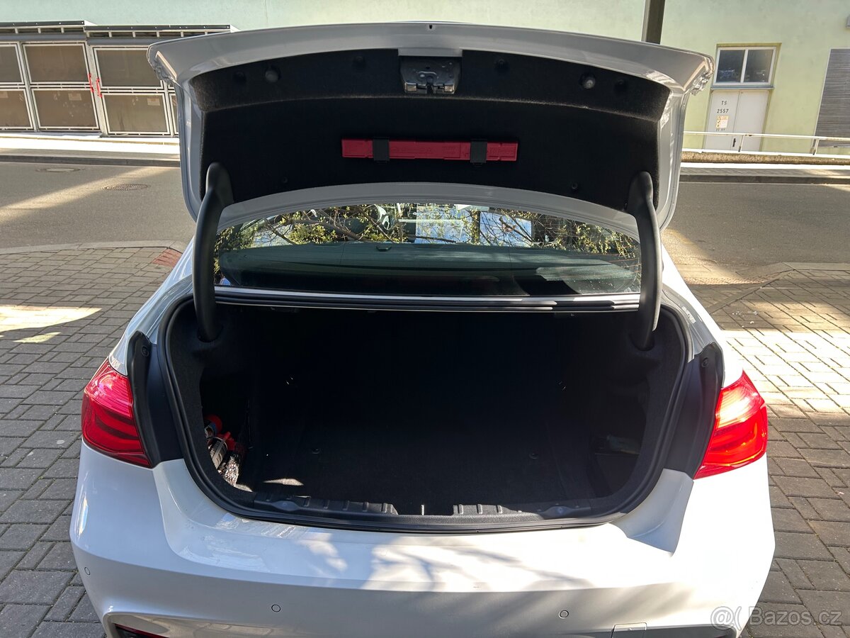 BMW 320D XDrive 2016 - 12