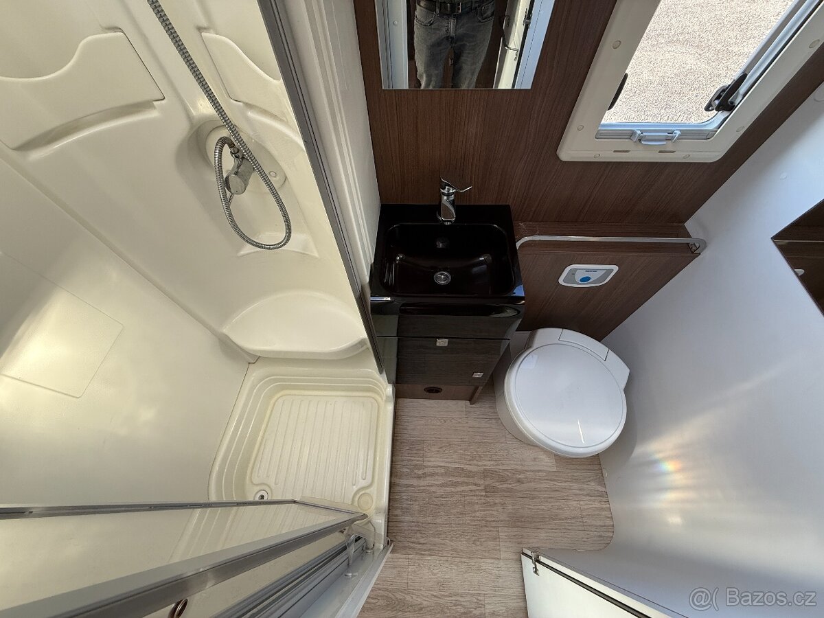 Obytné auto - Roller Team Granduca, 2012, 3.0 jtd, solár - 12