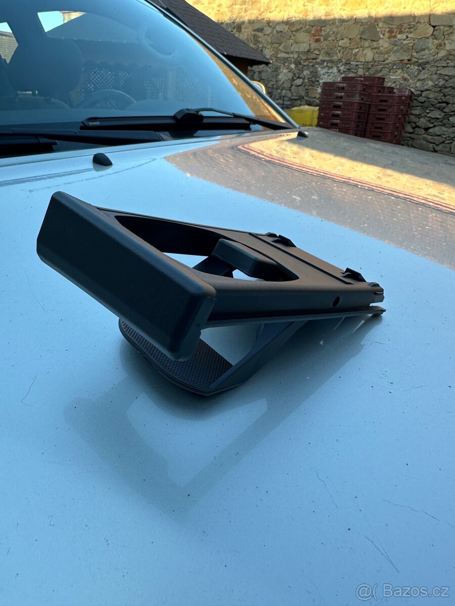 Držák nápojů Hilux Vigo - 12