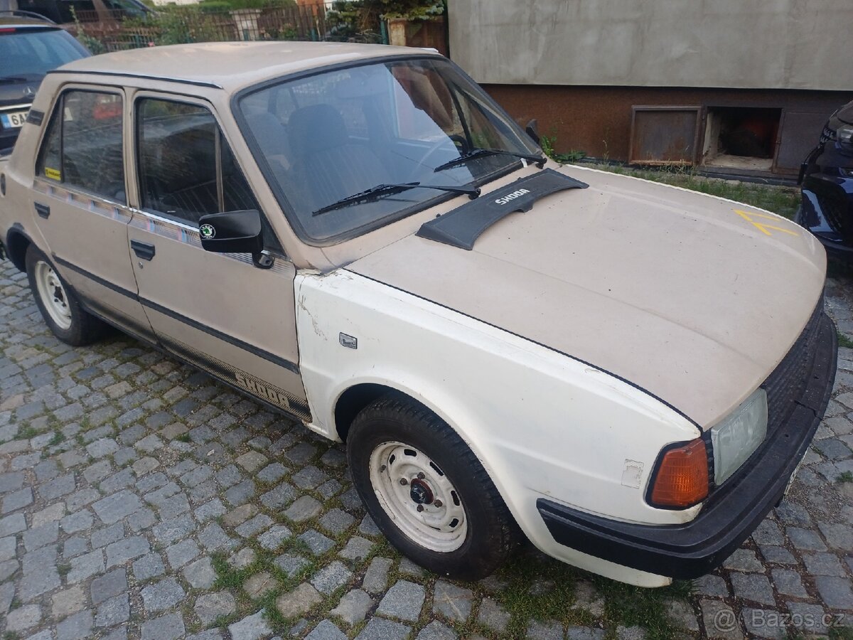 Škoda 125l s vlečnou nápravou - 12