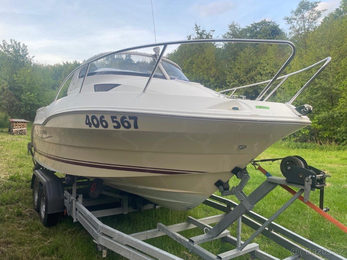 Kajutová loď Quicksilver 540 s Mercury Optimax 90PS - 12