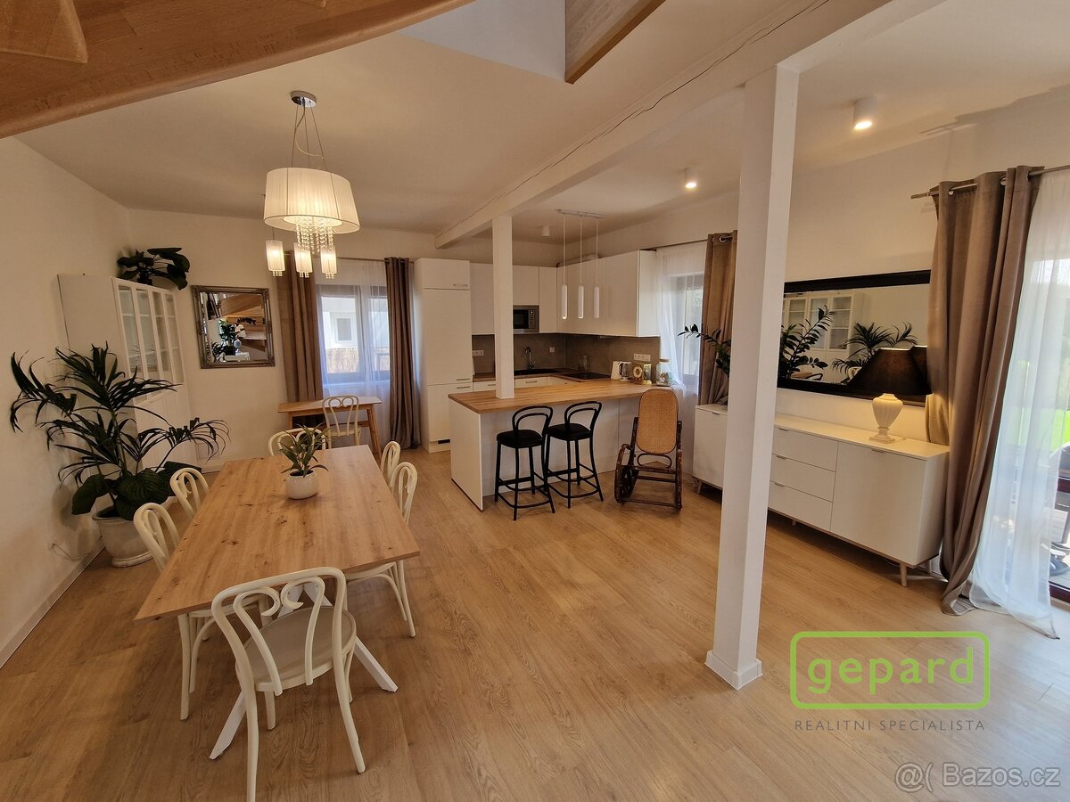 Prodej rodinného domu s prosperujícím ubytováním Airbnb – Ka - 12