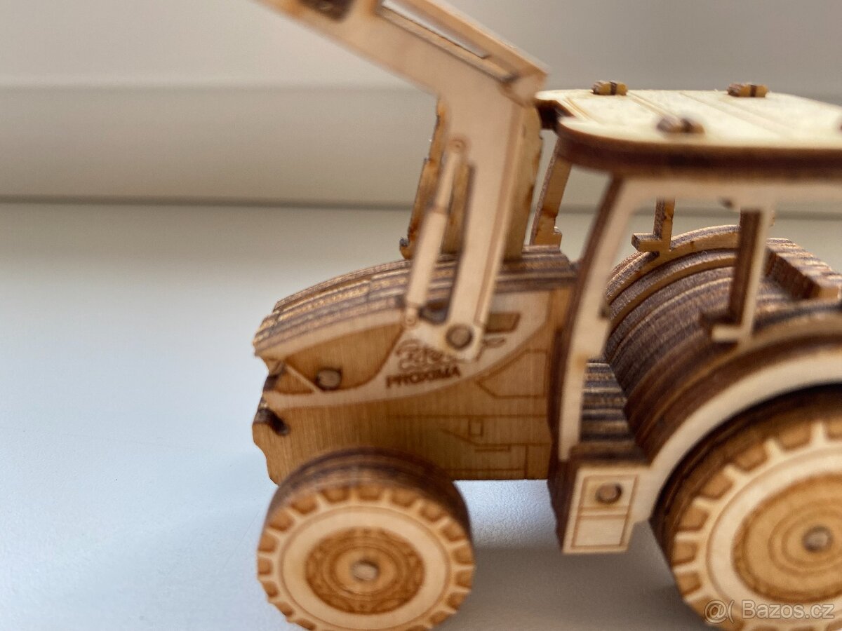 Nový dřevěný model Zetor Proxima - 12