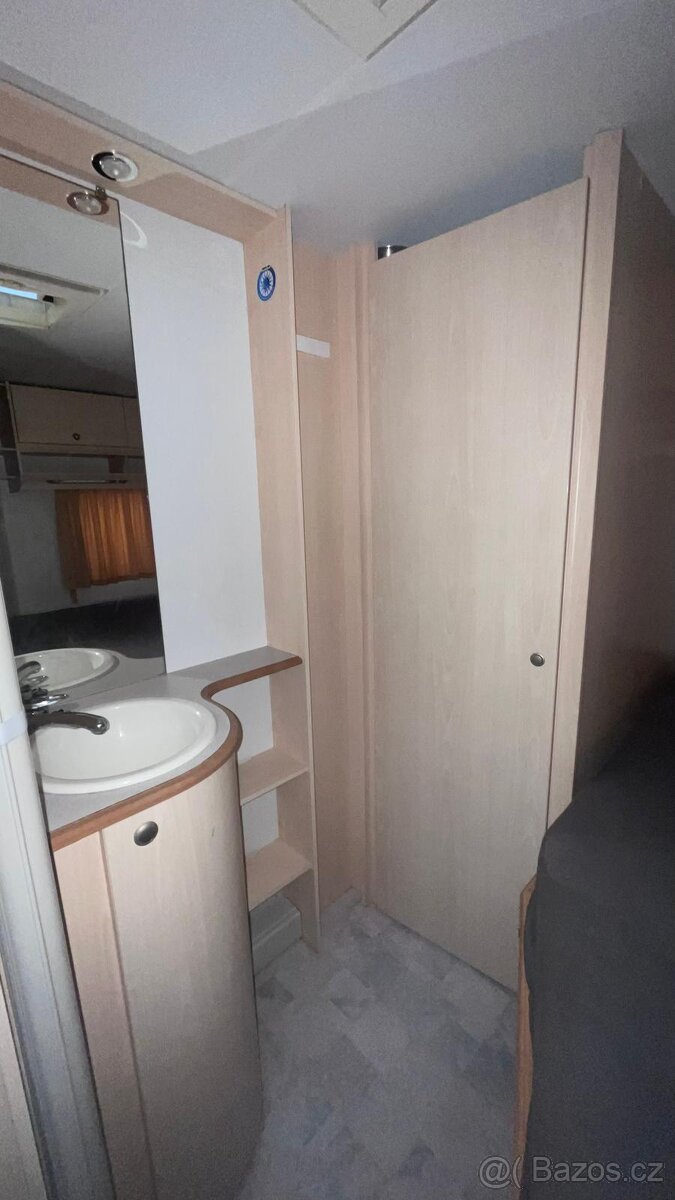 obytný karavan KIP star-line, Automat mover, nová STK - 12