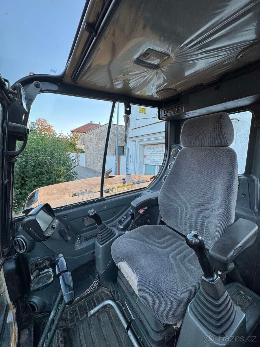 Pásový bagr Hyundai ROBEX 80CR-9A - 12