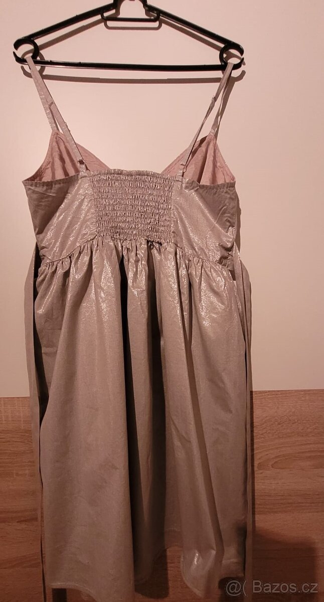 BALÍK OBLEČENÍ VELIKOST L - 12