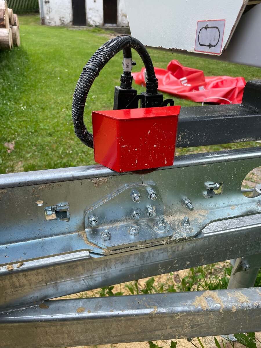 Kmenová pásová pila PILOUS CTR 750 EV - mobilní provedení - 12