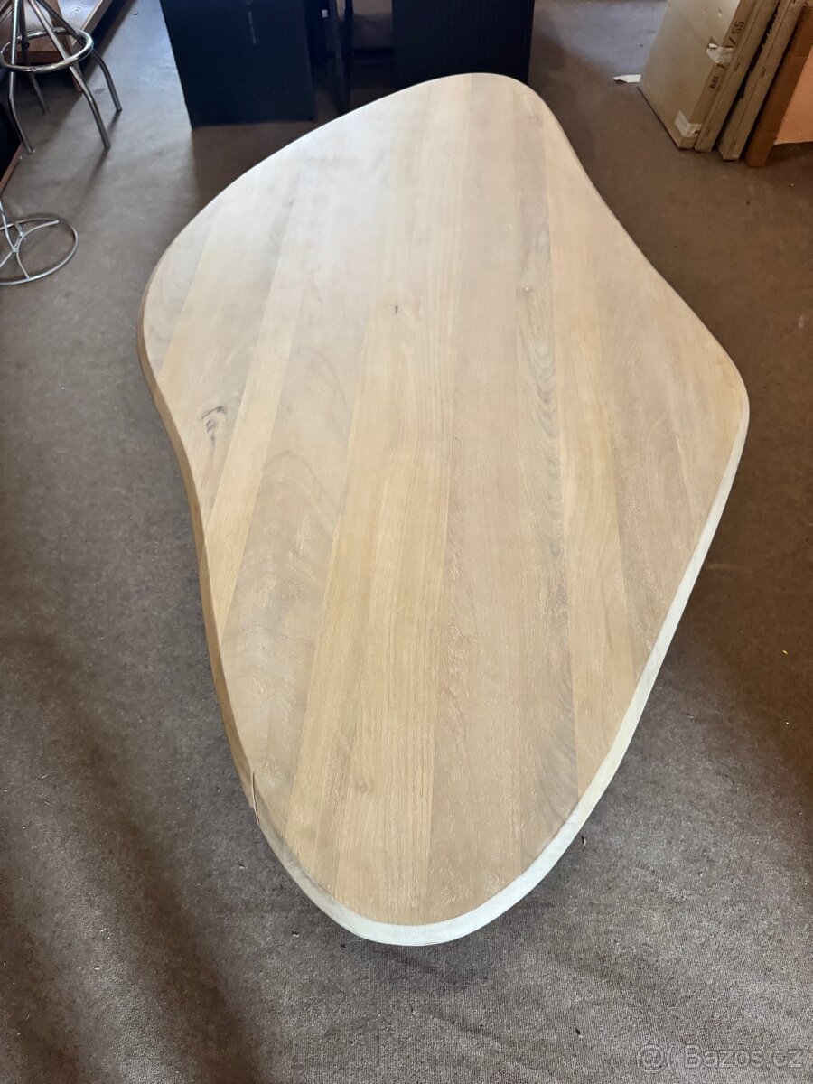 Krásný designový jídelní stůl z exotického dreva - noha kov - 12