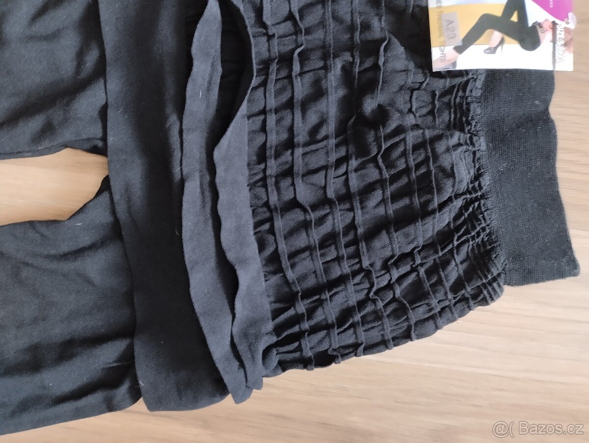 Nové elastické černé kalhoty s vyšitou sukýnkou - 12