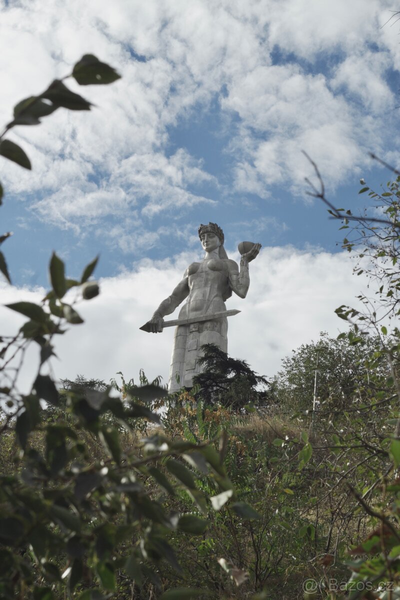 📷 Canon EOS 1300D – stříbrný + 18–55mm IS II + Canon EF 50m - 12