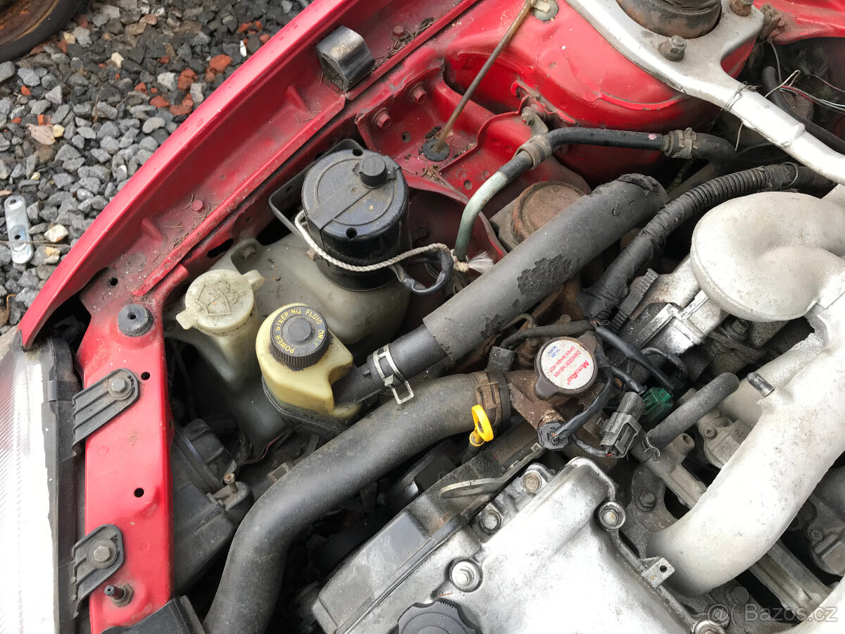 Mazda MX-3 1,8i V6 - dily z vozu - 12