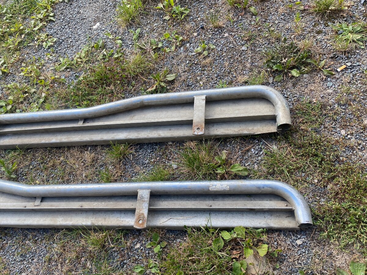 SSANGYONG MUSSO - PŘEDNÍ OCHRANNÝ RÁM A NÁŠLAPY COBRA - 12