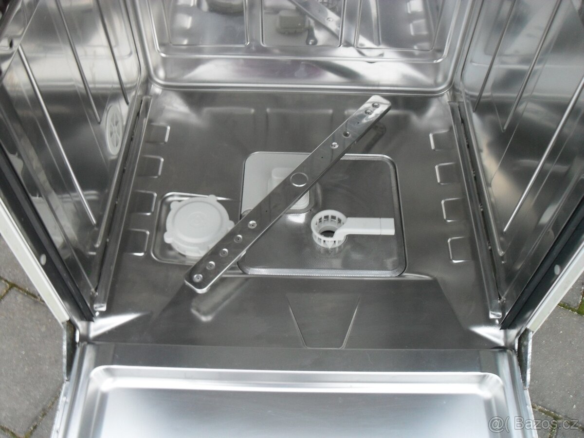 MIELE MYČKA,VOLNĚ STOJÍCÍ,POD KUCHYNSKOU LINKU,LCD,tř.A+ - 12