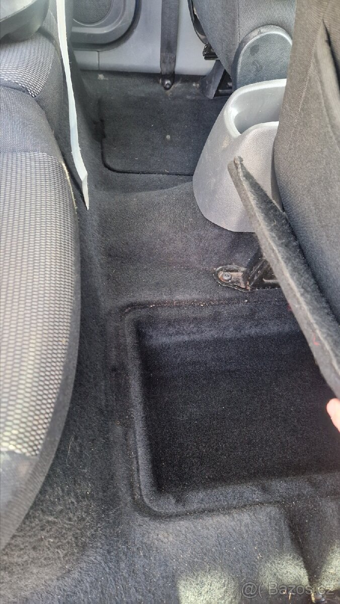 Ford Focus C-Max 2009 1,8 b - 12