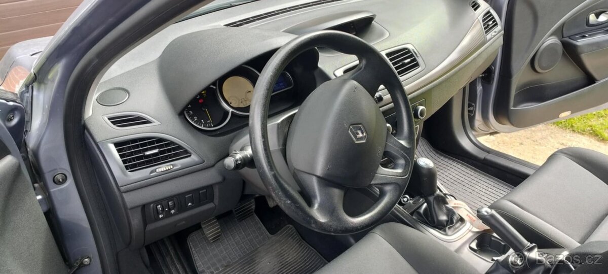 Renault Mégane 3 Hatchback 1,6 16V - 12