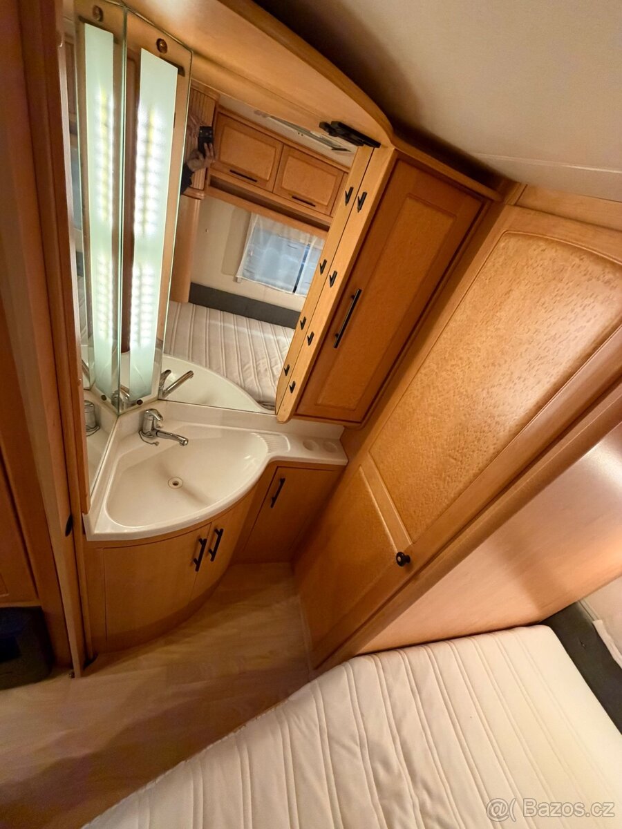 Karavan Hobby Exclusive - Mover, Předstan - 12