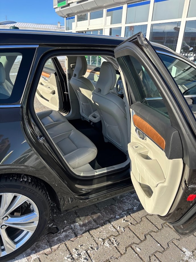 Volvo V90 2021 Momentum Pro DPH - 12