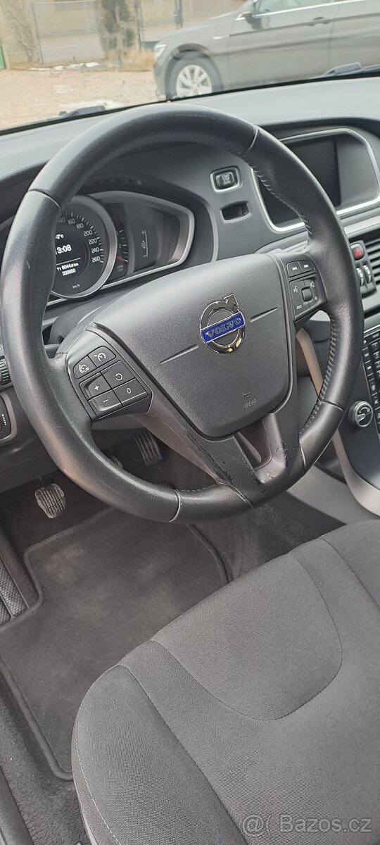 Volvo V40 2.0 D2 88kW NAVI - 12