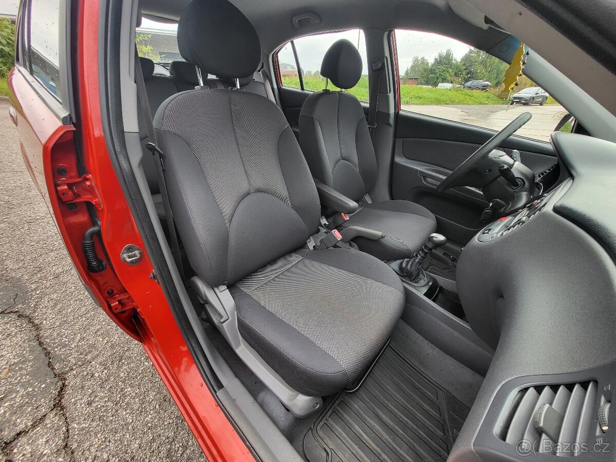 Kia Rio 1.4i 71kw nová STK - 12