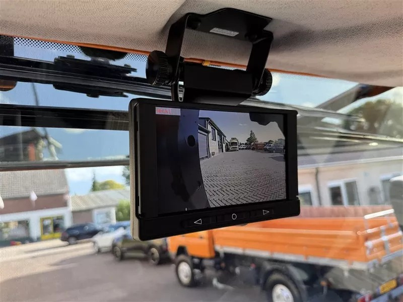 Mercedes Benz Unimog U218 - 12