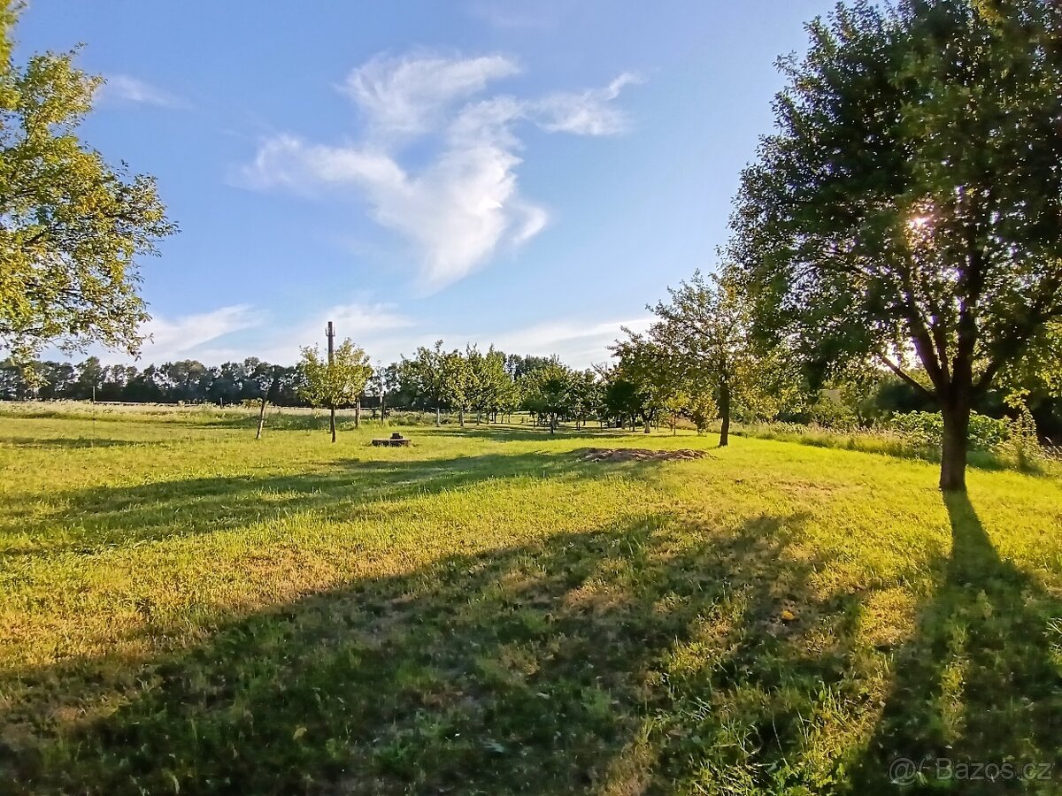 🏡 Prodej zahrady 1026 m² se zahradním domkem a studnou - 12