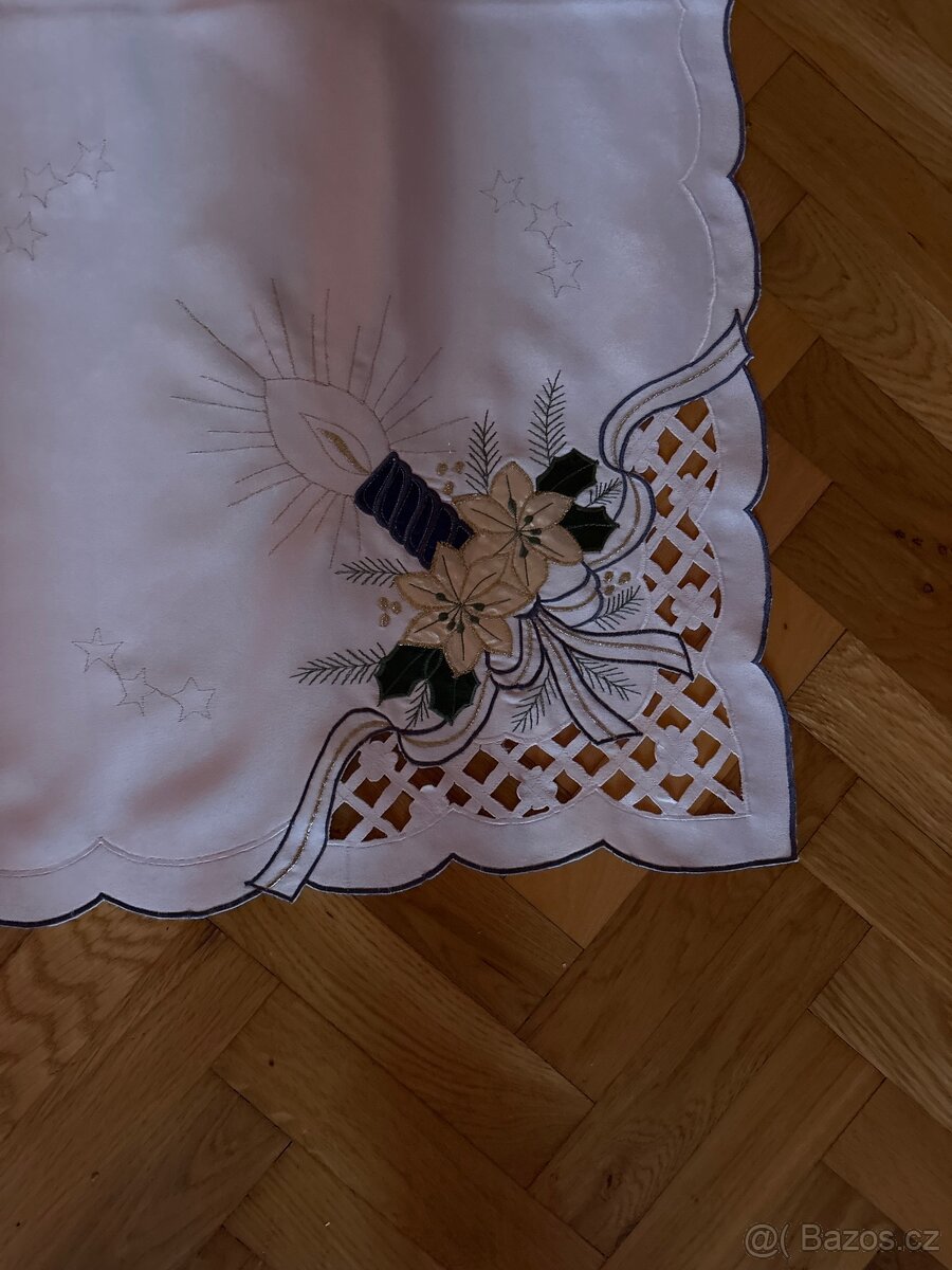 Ba.decka, ubrusy, uměla květina, krajk. polstarky, taška - 12